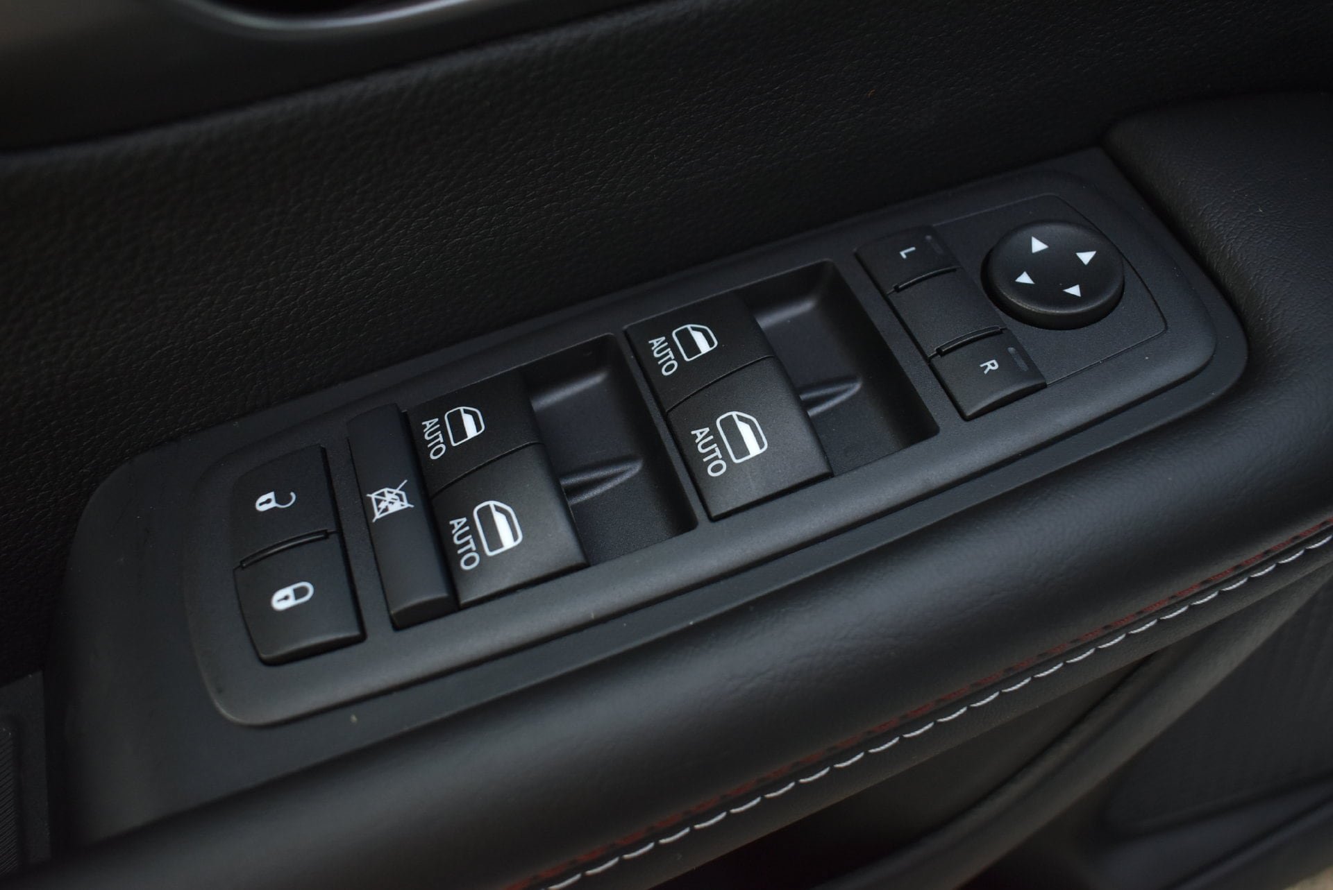 New 2027 Chrysler Pacifica Select AWD/4WD image 12