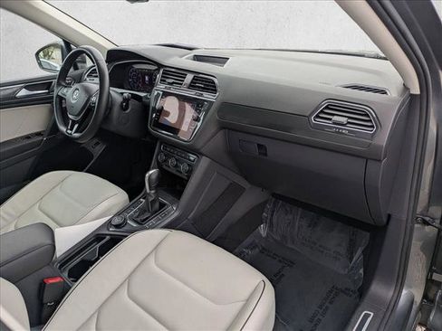 Used 2018 Volkswagen Tiguan SEL Premium AWD/4WD image 22