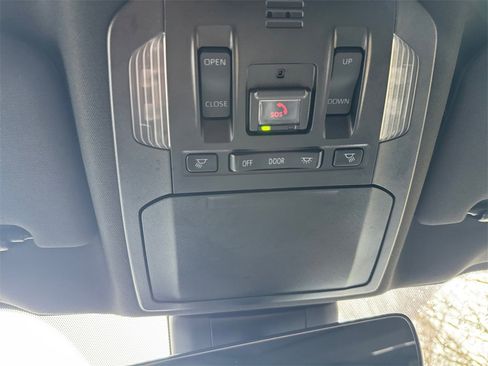 Used 2023 Toyota Highlander XSE image 25