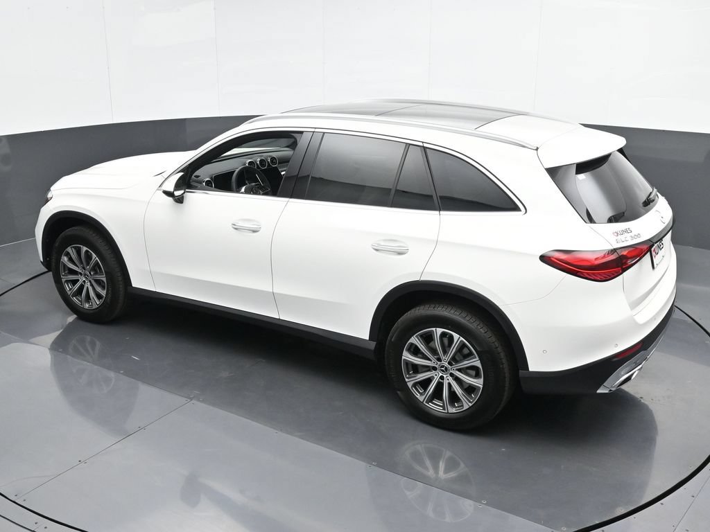 Used 2025 Mercedes-Benz GLC 300 4MATIC image 42