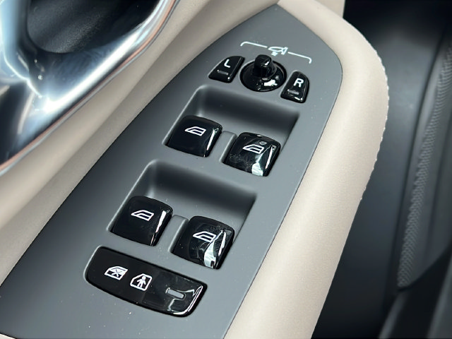 New 2026 Volvo XC90 B6 Plus w/ Protection Package Premier AWD/4WD image 19