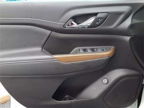 Used 2023 GMC Acadia SLE w/ Driver Convenience Package image 20