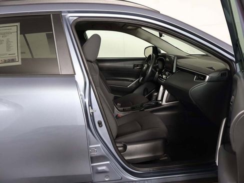 Used 2024 Toyota Corolla Cross LE image 27