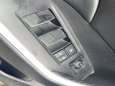 Used 2025 Toyota RAV4 XLE AWD/4WD image 12