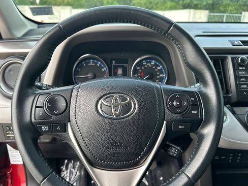 Used 2017 Toyota RAV4 Limited FWD image 22