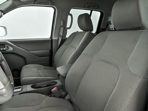 Used 2016 Nissan Frontier SV w/ SV Value Truck Package image 16