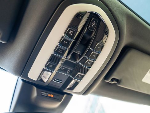 New 2026 Porsche Macan AWD/4WD image 22