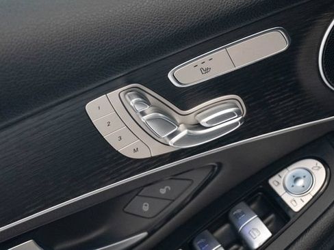 Used 2021 Mercedes-Benz GLC 300 image 5