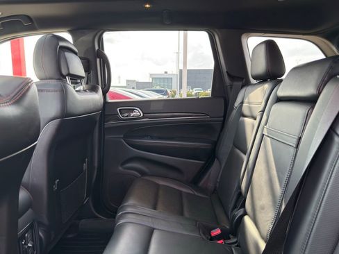 Used 2018 Jeep Grand Cherokee Trailhawk w/ Trailhawk Luxury Group image 34