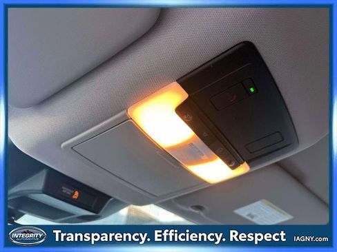 Used 2025 Nissan Rogue SV image 32