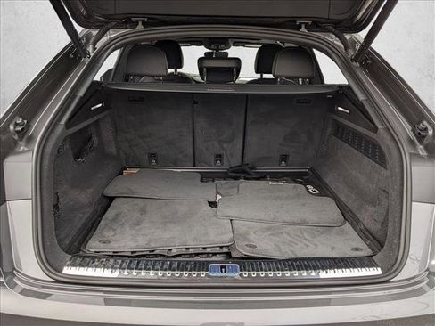 Certified 2025 Audi Q8 Prestige image 6