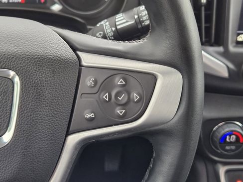 Used 2024 GMC Terrain SLT image 25