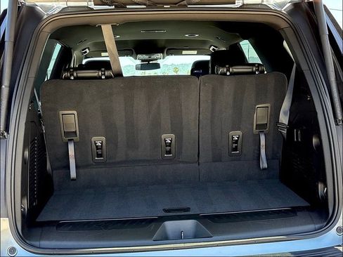 Used 2024 GMC Yukon SLT AWD/4WD image 27