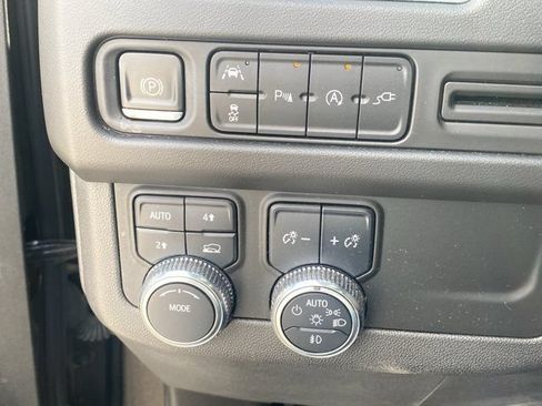 Used 2021 GMC Yukon SLT AWD/4WD image 18