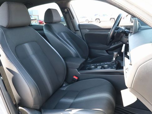 Used 2023 Honda Civic Sport image 28