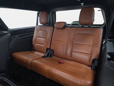 Used 2020 Lincoln Navigator L Reserve w/ Luxury Package AWD/4WD image 37