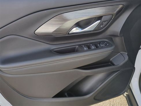 Used 2024 GMC Terrain SLE image 22