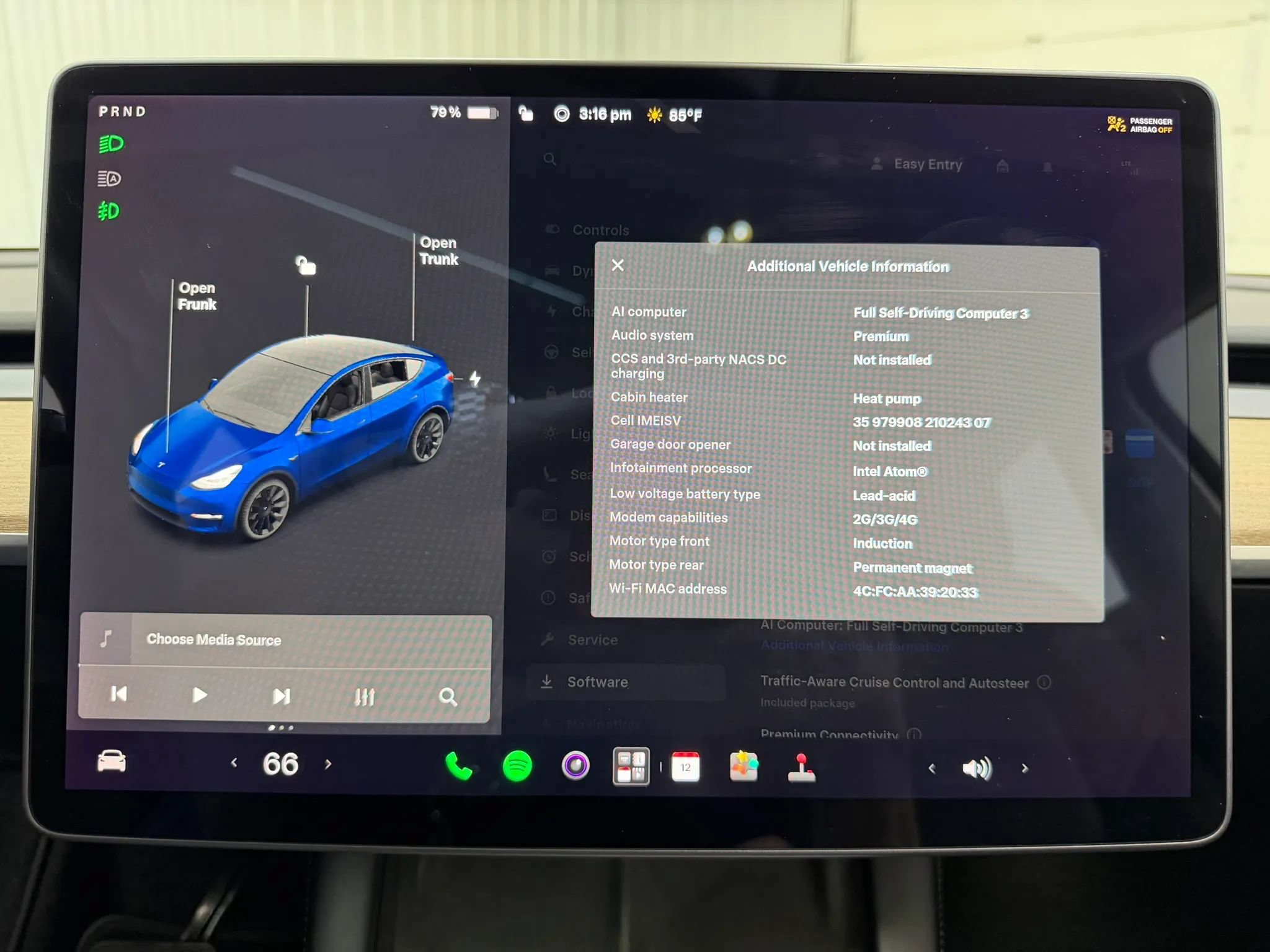Used 2021 Tesla Model Y Long Range AWD/4WD image 25