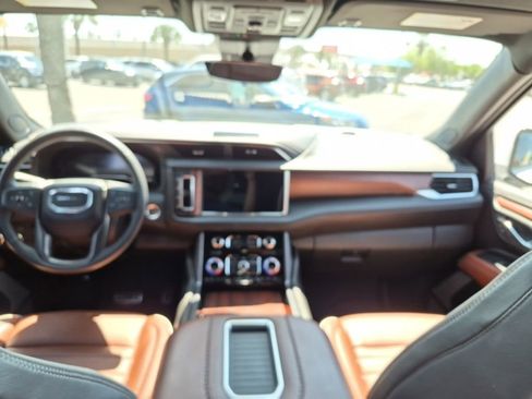Used 2023 GMC Yukon Denali Ultimate image 12