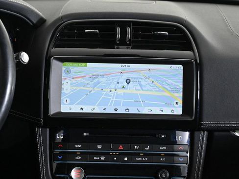 Used 2020 Jaguar F-PACE R-Sport image 13
