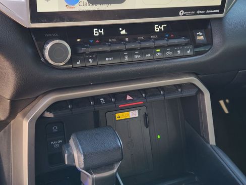 Used 2024 Toyota Tundra Limited image 22