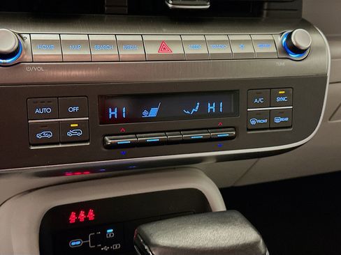 Used 2025 Hyundai Kona SEL image 23