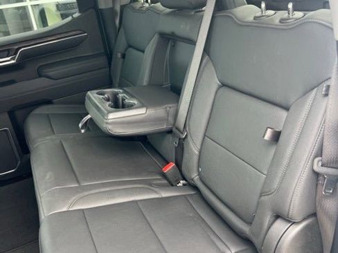 Used 2025 GMC Sierra 1500 SLT image 16