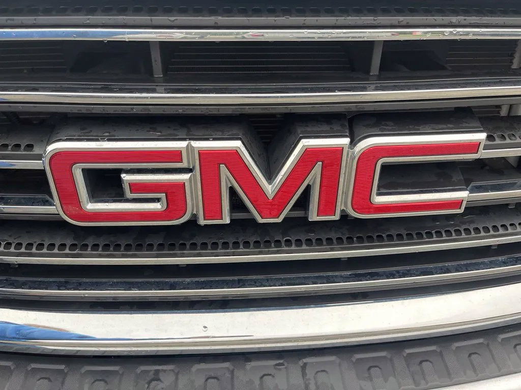 Used 2016 GMC Sierra 2500 SLT w/ Snow Plow Prep Package AWD/4WD image 10