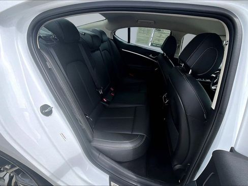 Used 2025 Genesis G70 2.5T RWD image 26