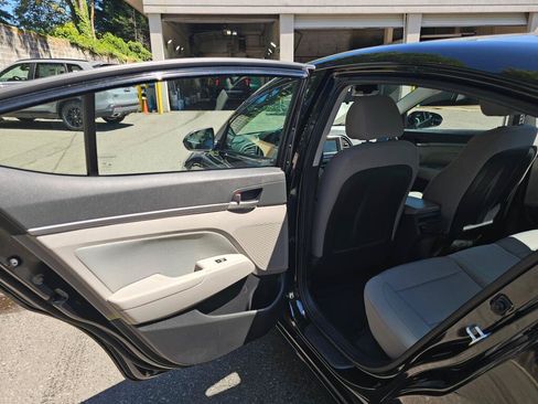 Used 2018 Hyundai Elantra SEL FWD image 19