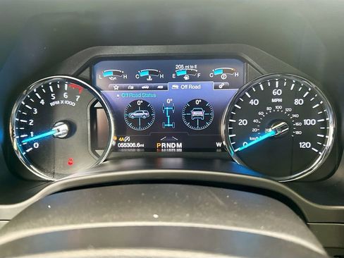 Used 2019 Ford Expedition Limited w/ Equipment Group 301A AWD/4WD image 33