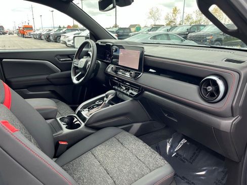 Certified 2024 Chevrolet Colorado Z71 w/ Z71 Convenience Package 2 image 20