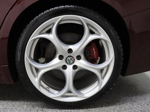Used 2019 Alfa Romeo Giulia Ti Sport w/ Quick Order Package 22U Sport RWD image 34