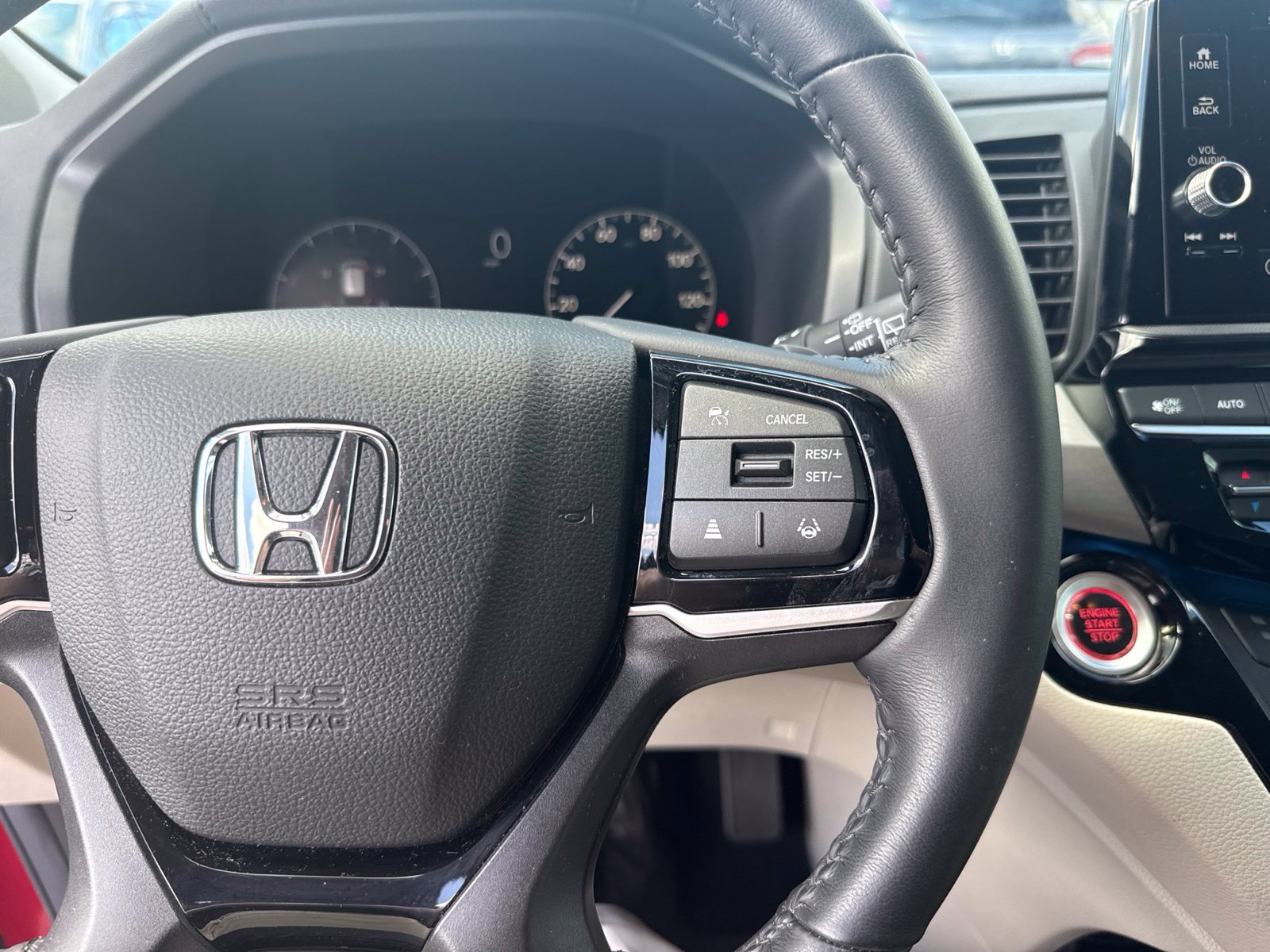 Certified 2025 Honda Odyssey Touring image 17