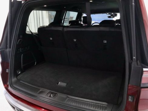 Used 2022 Jeep Wagoneer Series III w/ Flexible Seating Group AWD/4WD image 14