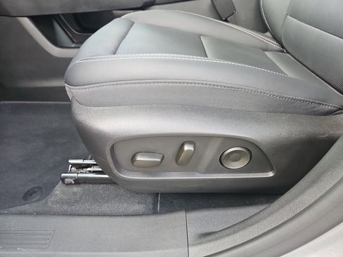 Used 2026 GMC Terrain Elevation w/ Elevation Premium Package image 17