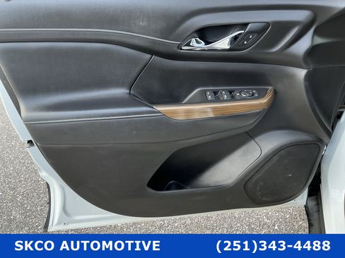 Used 2019 GMC Acadia SLE image 12