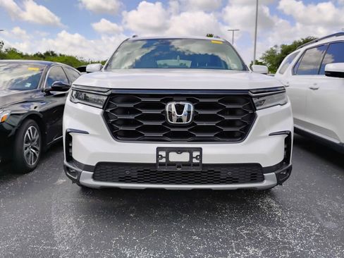 Used 2025 Honda Pilot EX-L image 8