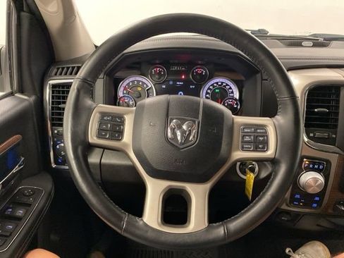 Used 2018 RAM 1500 Laramie AWD/4WD image 18