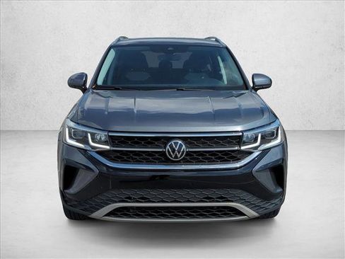 Used 2022 Volkswagen Taos SEL AWD/4WD image 2