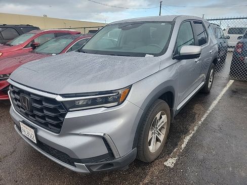 Used 2023 Honda Pilot EX-L image 3