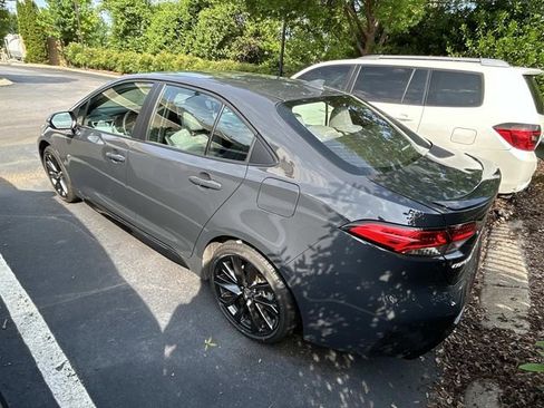Used 2024 Toyota Corolla SE FWD image 2
