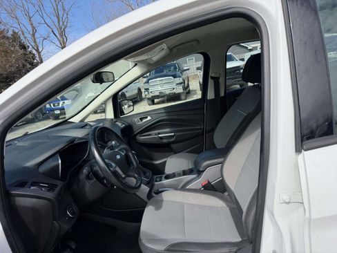 Used 2014 Ford C-MAX SE w/ Equipment Group 202A FWD image 13