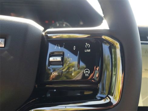 Used 2025 Land Rover Range Rover Evoque S image 23