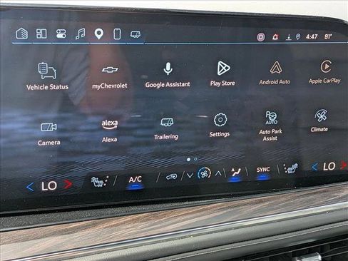 Used 2025 Chevrolet Suburban Z71 image 11