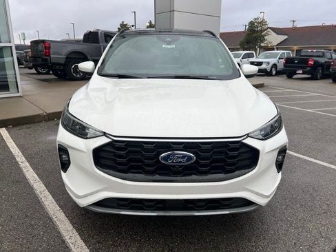 Used 2024 Ford Escape ST-Line Select w/ Tech Pack #2 image 9