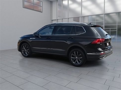 Used 2022 Volkswagen Tiguan SE image 6