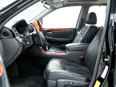 Used 2004 Lexus LS 430 RWD image 41