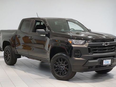 New 2026 Chevrolet Colorado W/T image 3