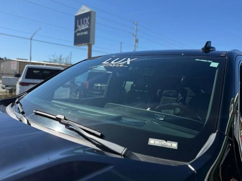 Used 2021 Cadillac Escalade ESV Premium Luxury image 13